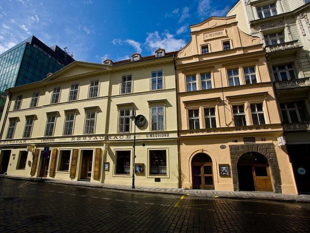 U Medvidku-Brewery Hotel Prague Exterior photo